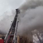 [Dachstuhlbrand] Feuerwehr-Großeinsatz am frühen Sonntagmorgen in Eckesey – BF und FF im Einsatz