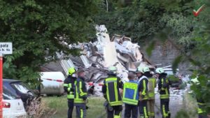 [ERSTINFO] Explosion in Hemer – Wohnhaus in Trümmern – Mehrere Personen verschüttet