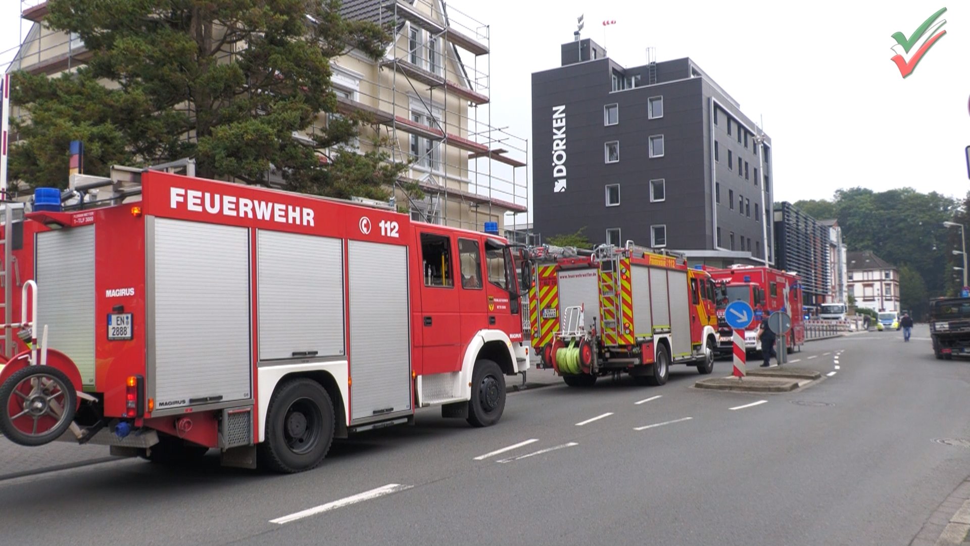 Feuerwehr-Großeinsatz: Brand in Rohstofflager eines chemischen Industriebetriebes