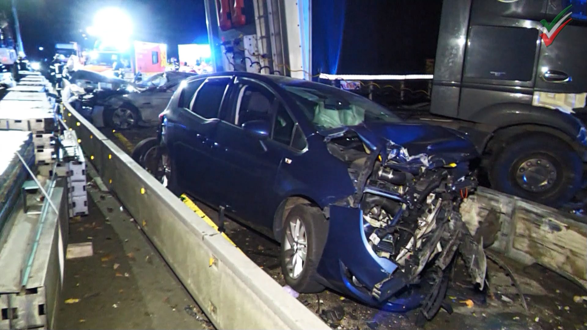 A46/A1 – Lkw-Fahrer sorgt für Chaos auf mehreren Autobahnen – 50 Unfälle, 26 Verletzte