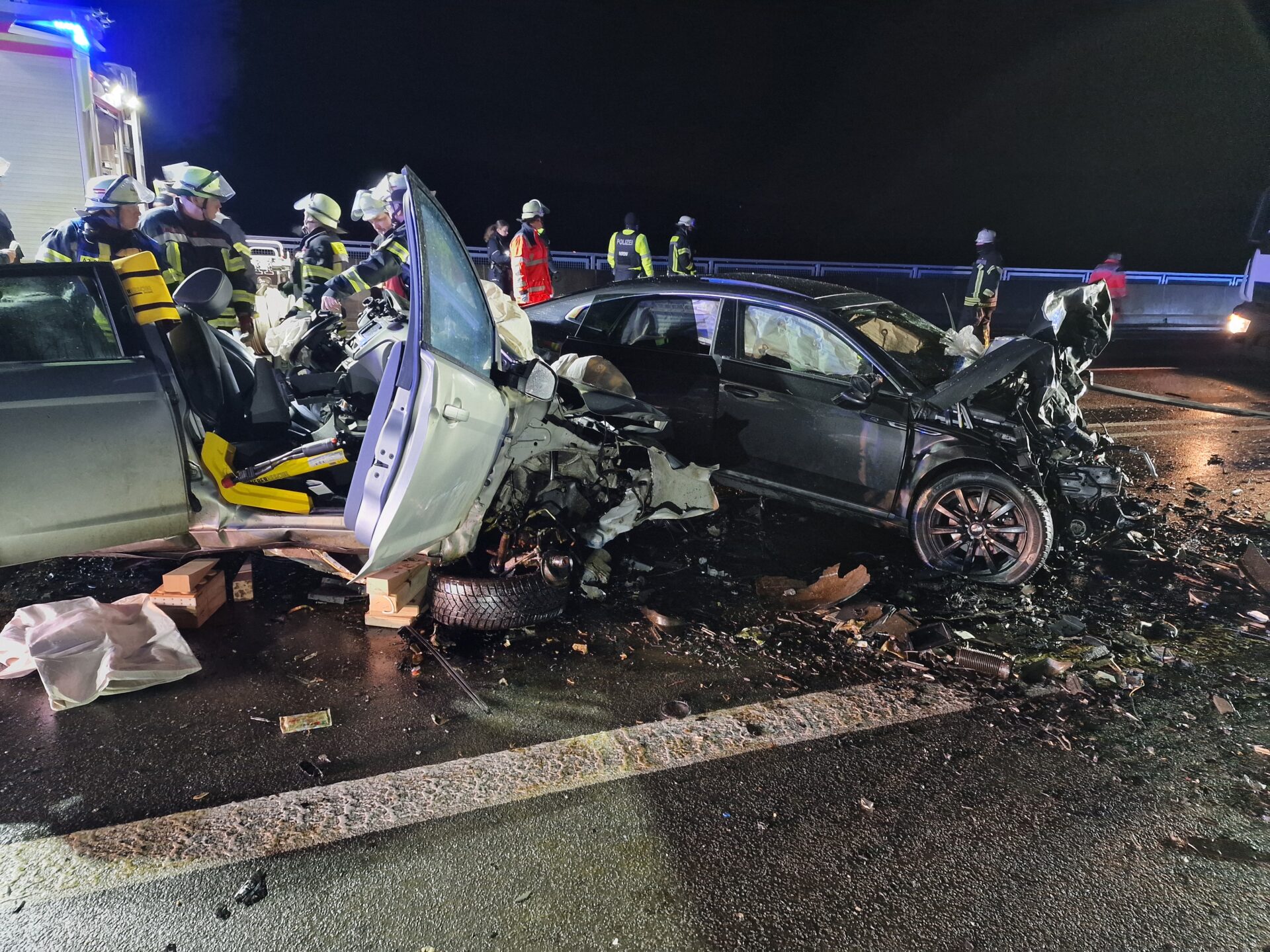 Tödlicher Verkehrsunfall auf dem Volmeabstieg: Frontalzusammenstoß bei Überholvorgang